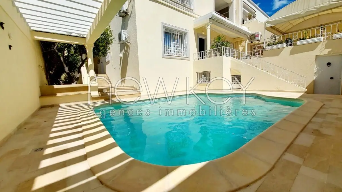 Rez-de-chaussée d'une villa meublé  à la Marsa