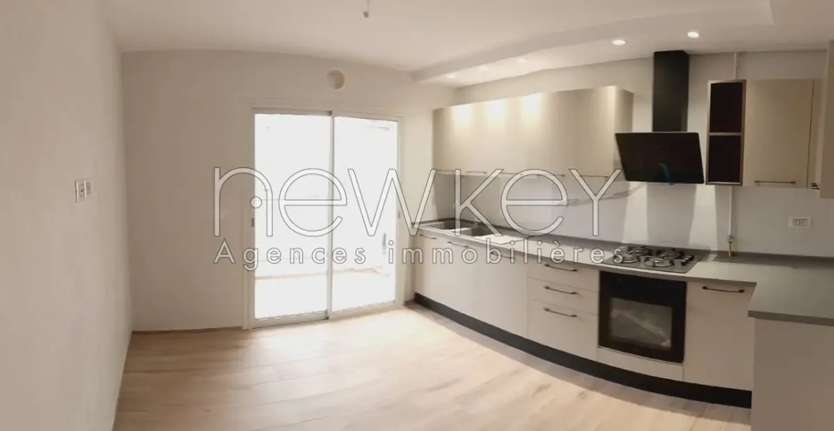 Appartement S+3 à vendre à l'Aouina