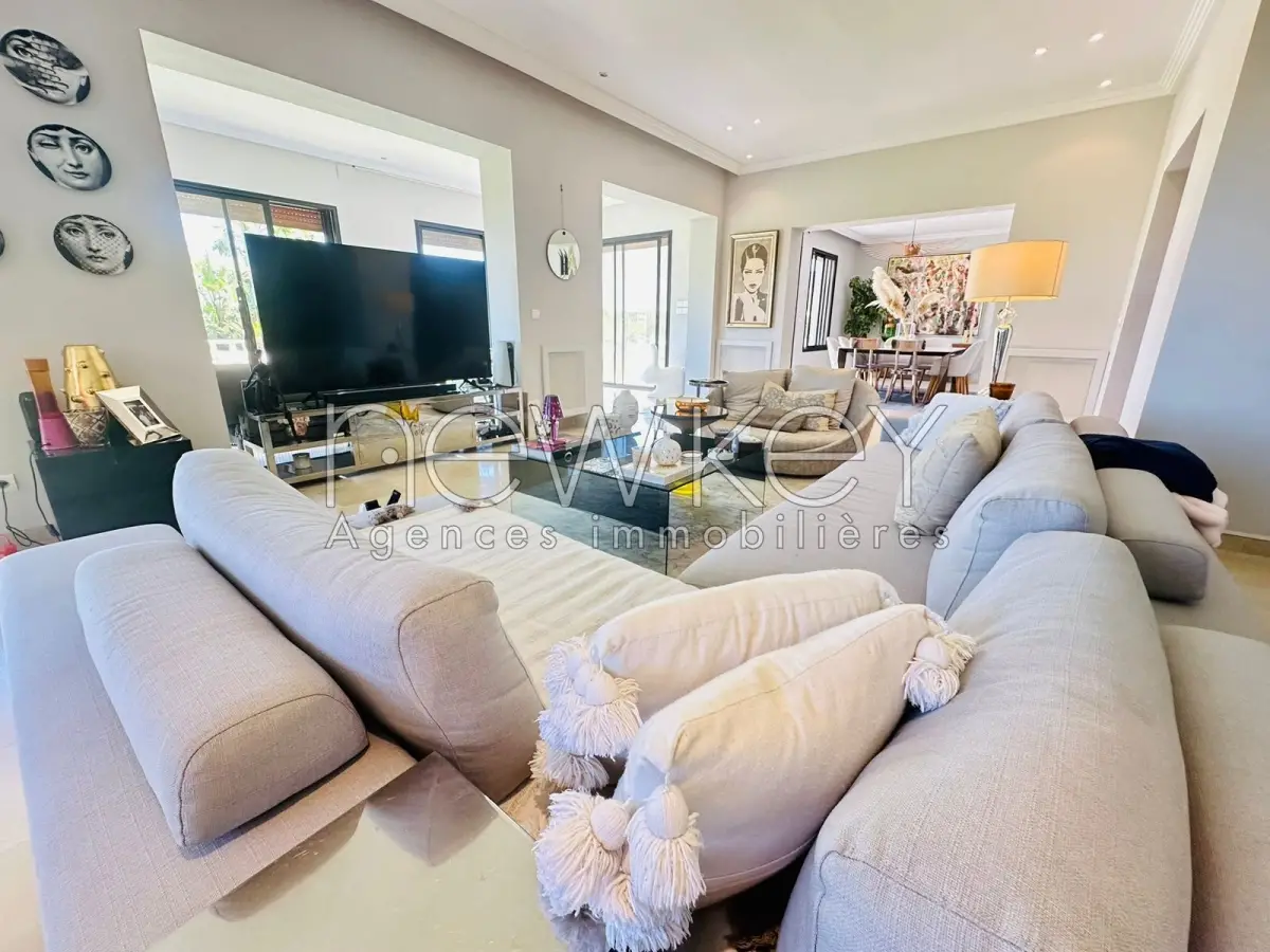 Magnifique villa S+4 au Golf Gammarth