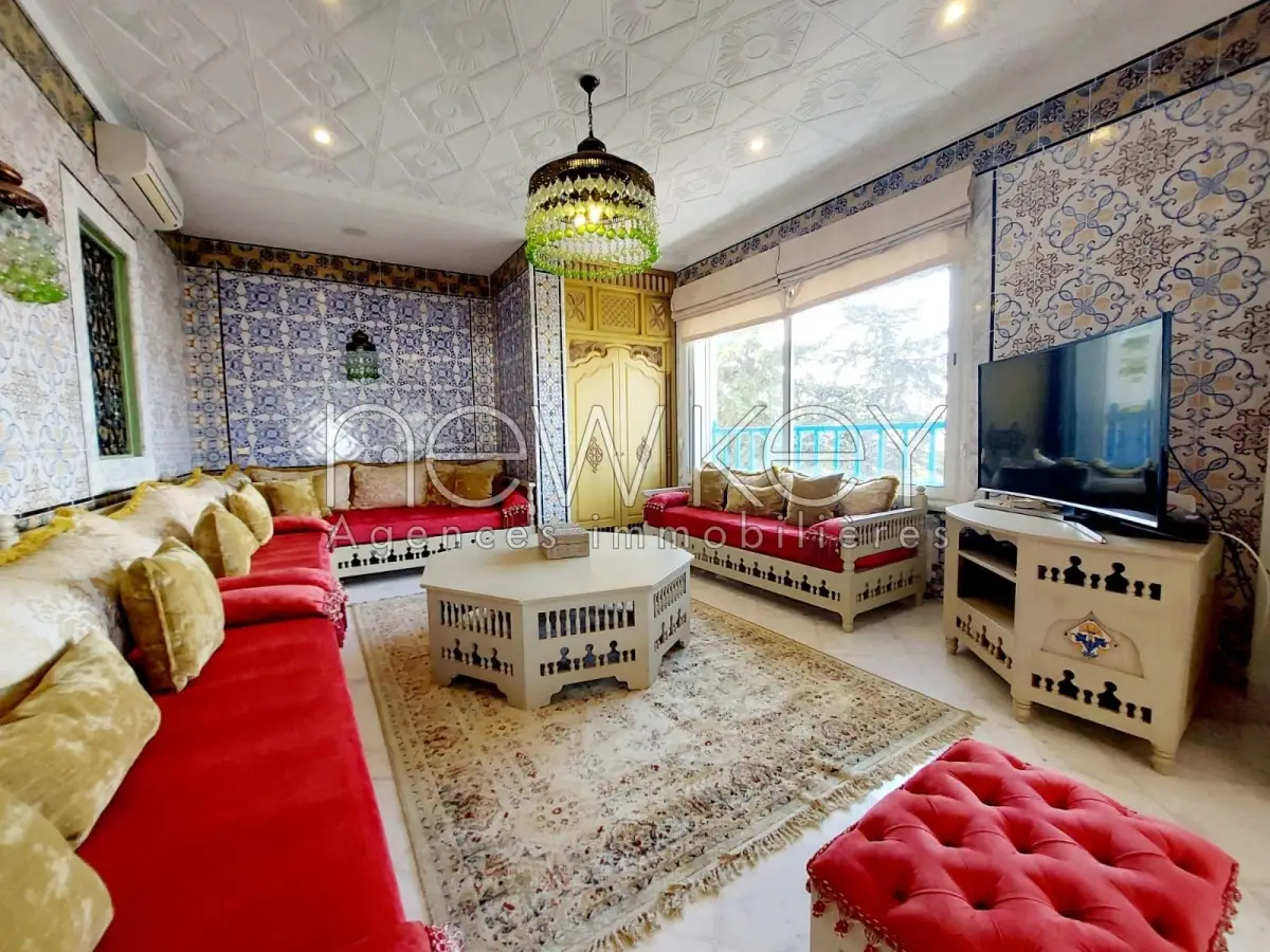 Magnifique ètage de villa S+3 meublé à sidi bou said