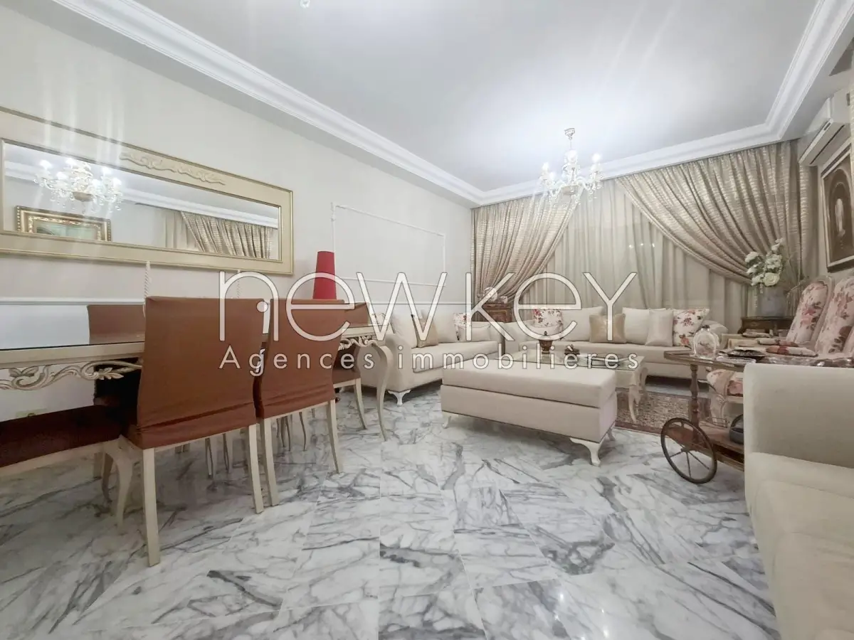 Un Appartement S+4 à vendre à La Soukra