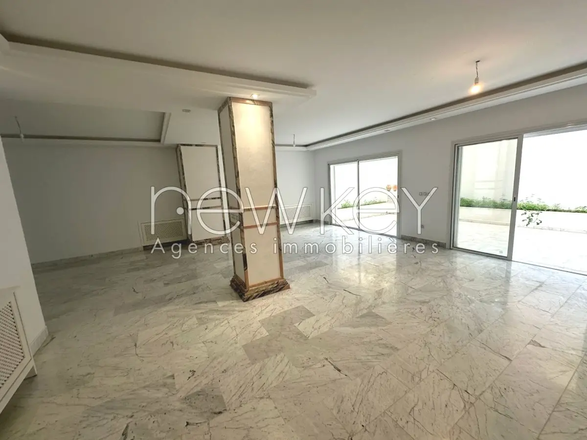 Duplex S4 avec chambre de service à louer aux Jardins de Carthage
