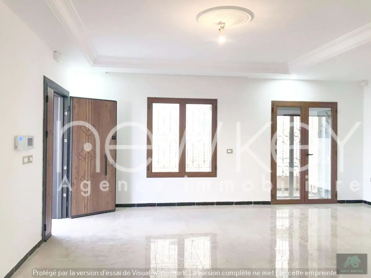 Villa S+6 avec piscine à louer aux Jardins de Carthage
