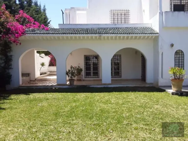 Villa S 6 avec jardin à Gammarth