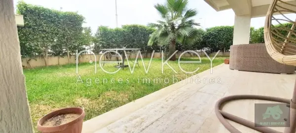 Joli Triplex avec jardin à vendre aux Jardins de Carthage