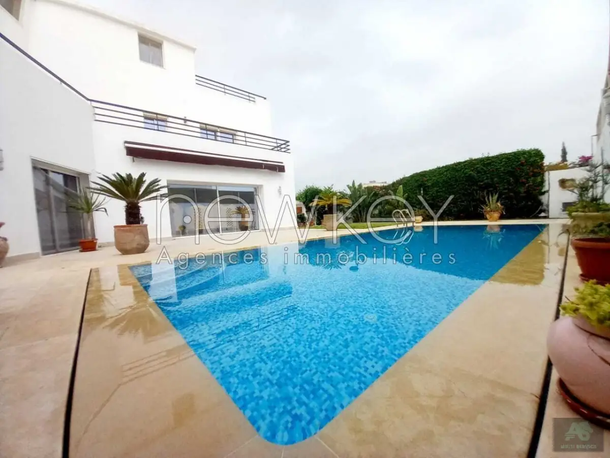 Magnifique villa S+4 à Gammarth