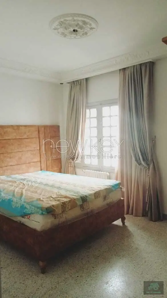 Etage de villa s+3 à la Marsa