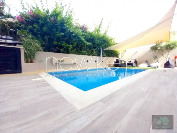Un Superbe Rez-de-chaussée Meublé S3 avec piscine à La Soukra