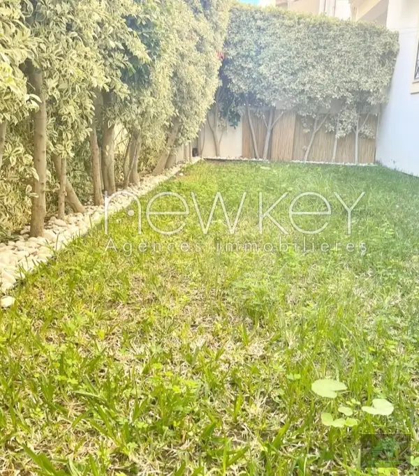 Un Rez-de-chaussée S4 avec jardin à Cité Les Plamerais