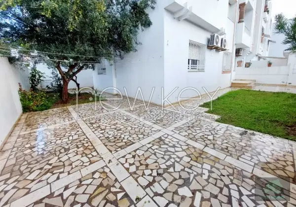 S+3 avec jardin à Sidi Daoued