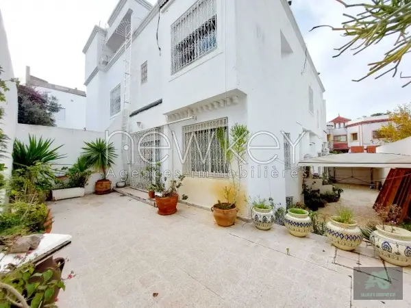 Location Villa s+4 à Sidi daoued