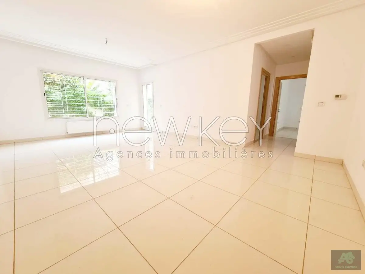 Superbe Appartement S2 avec jardin à La Soukra