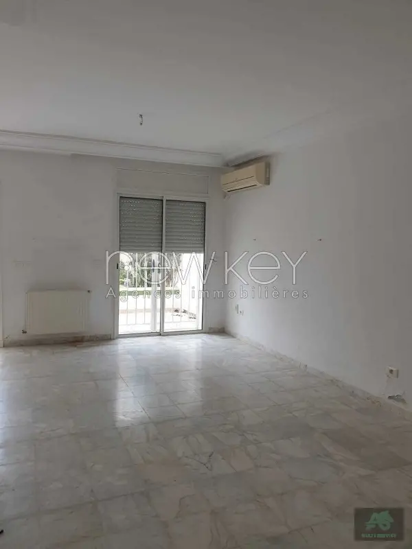 Duplex s+4 à la Marsa