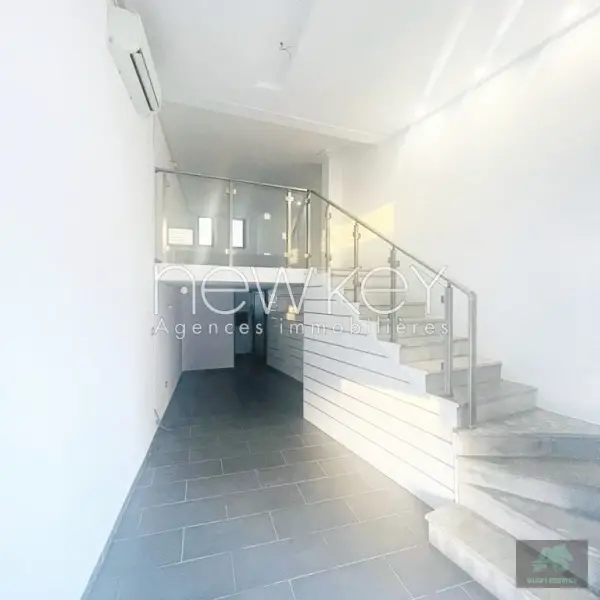 Un Fond de Commerce sur la route principale de La Soukra
