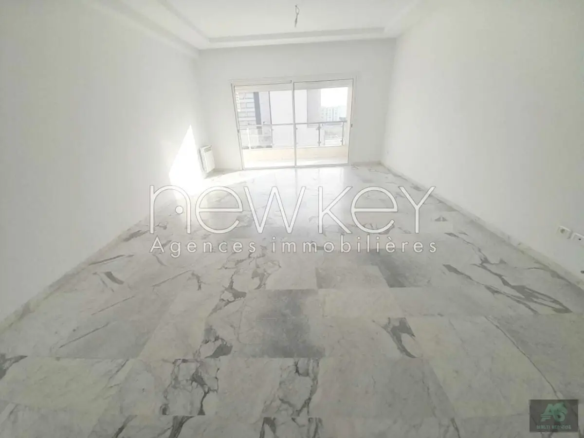 Bel Appartement S4 à Louer à Ain Zaghouan Nord