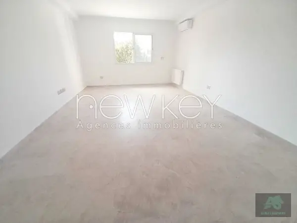 Bel Appartement S2 à louer à La Soukra