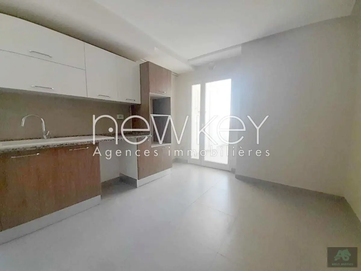 Bel appartement S3 à vendre à Ain Zaghouan