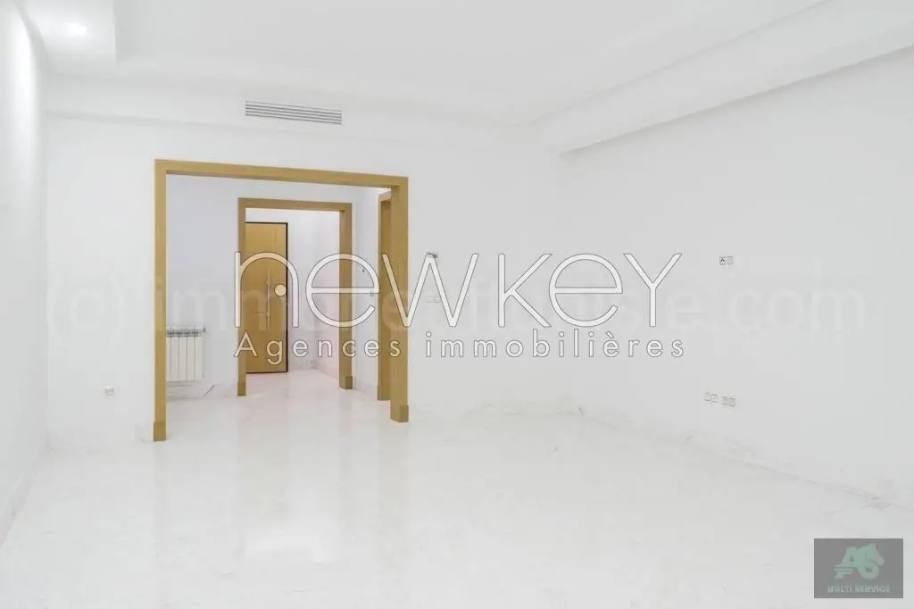 Appartement S3 Jamais habité près de Carrefour à La Soukra