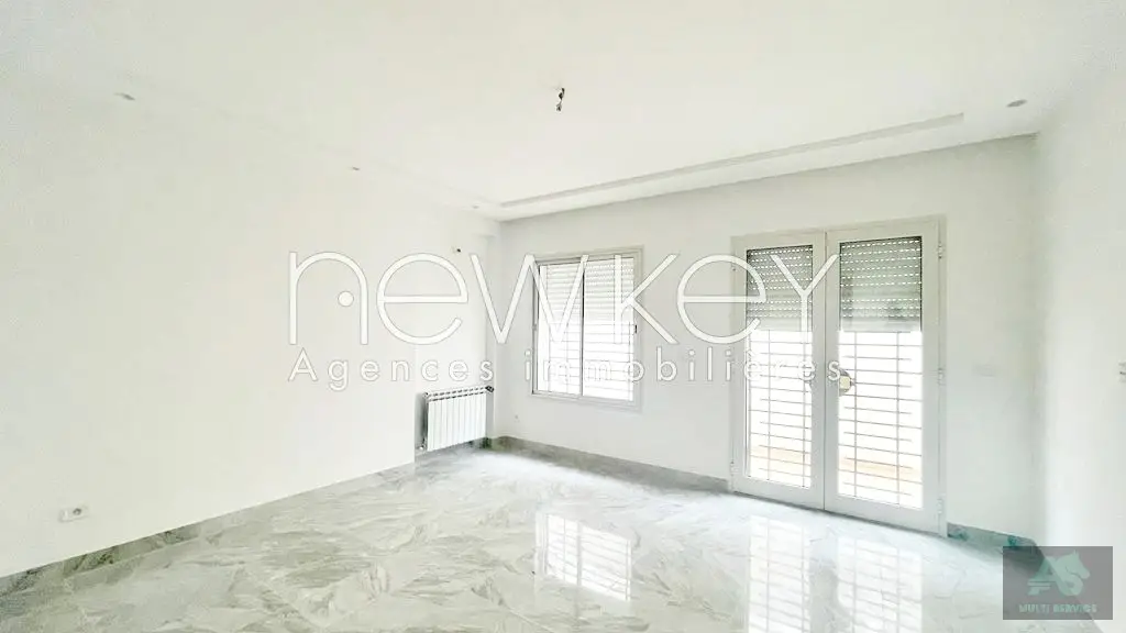 Superbe Appartement Neuf S2 avec terrasse à La Soukra