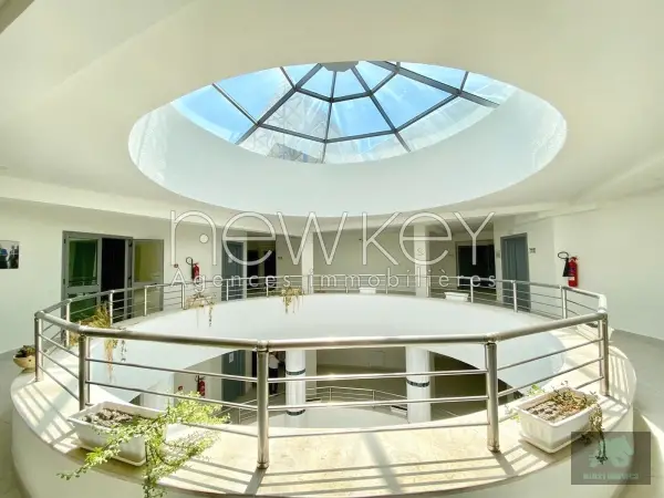 Immeuble a louer à la zone d'activité kheireddine