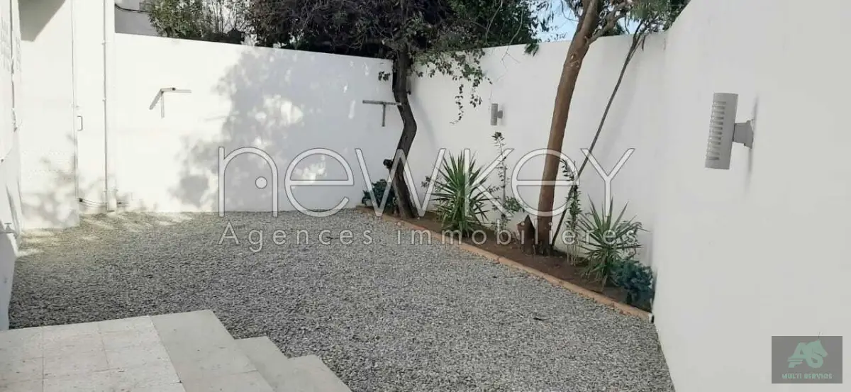 Coquette Villa S+3 à louer à Chotrana 3