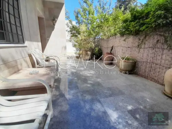 Appartement S+1 avec terrasse bien meublé à Ain Zaghouan
