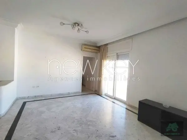 Un spacieux Appartement S+4 à louer à L'Aouina