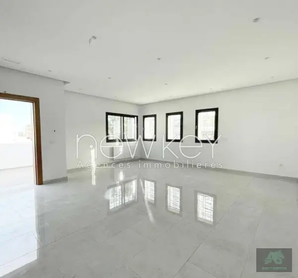 Etage de Villa S+2 à louer à Ain Zaghouan Nord