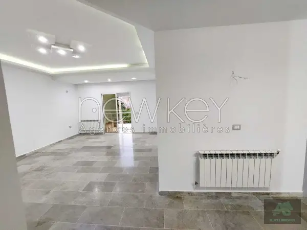 Etage de villa s3 à la Marsa