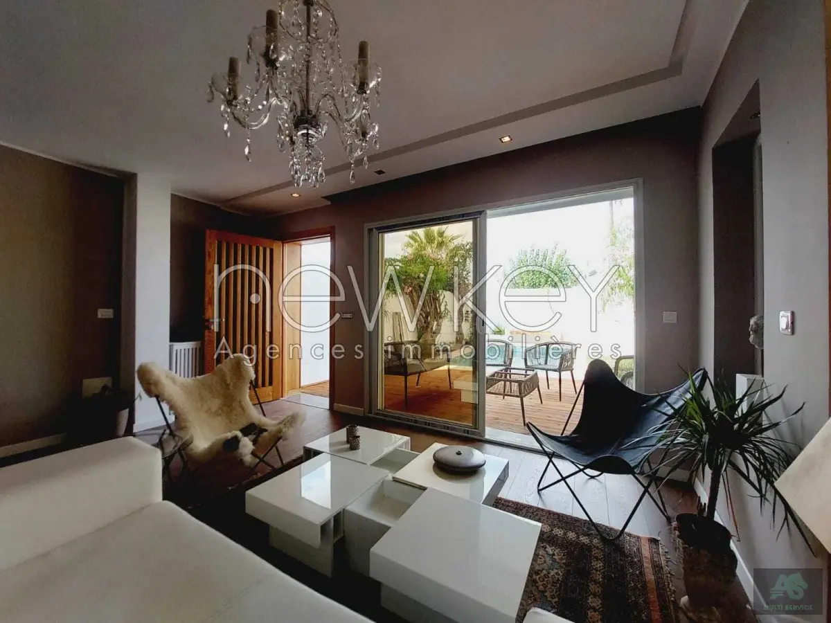 Joli duplex meublé s+2 avec piscine à Gammarth