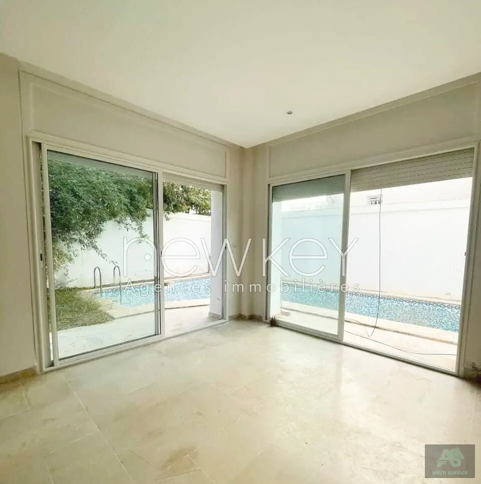 Une Villa S+3 avec piscine à louer à Ain Zaghouan nord