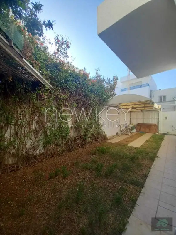 Superbe Villa s+4 a la Marsa