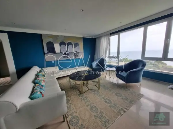 Un splendide triplex S+5 à louer à Gammarth