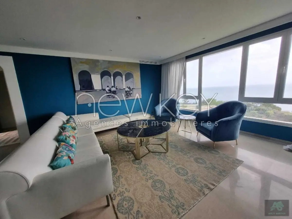Un splendide triplex S+5 à louer à Gammarth