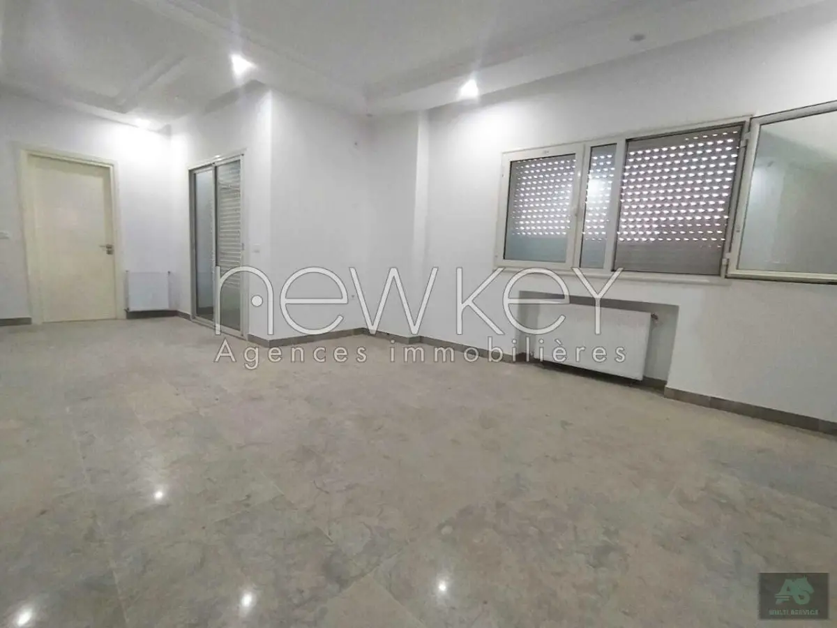 Appartement S+3 à louer à La Soukra