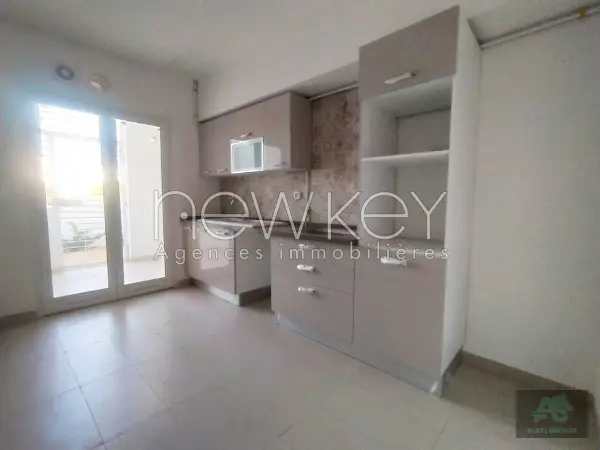 Un Appartement S+3 avec jardin à vendre à La Soukra