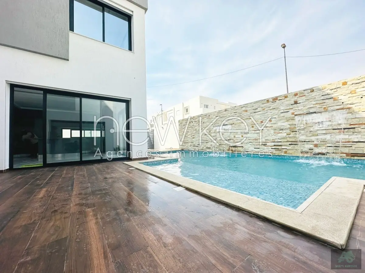 Une Splendide Villa avec piscine à La Soukra