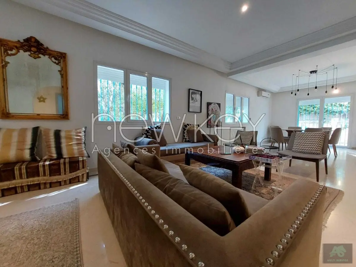 Villa s+5 à la Marsa