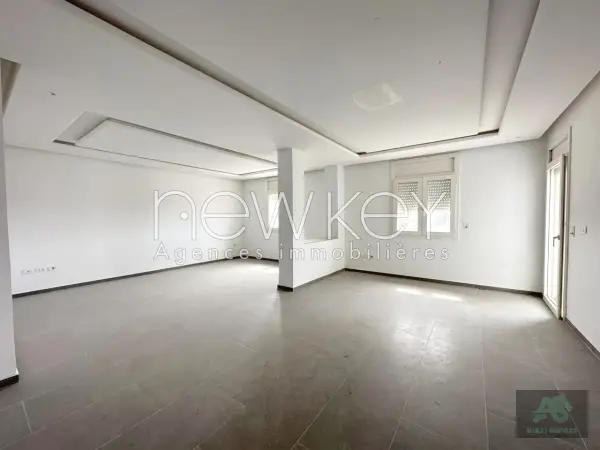 Un Superbe Appartement S+4 à vendre La Soukra