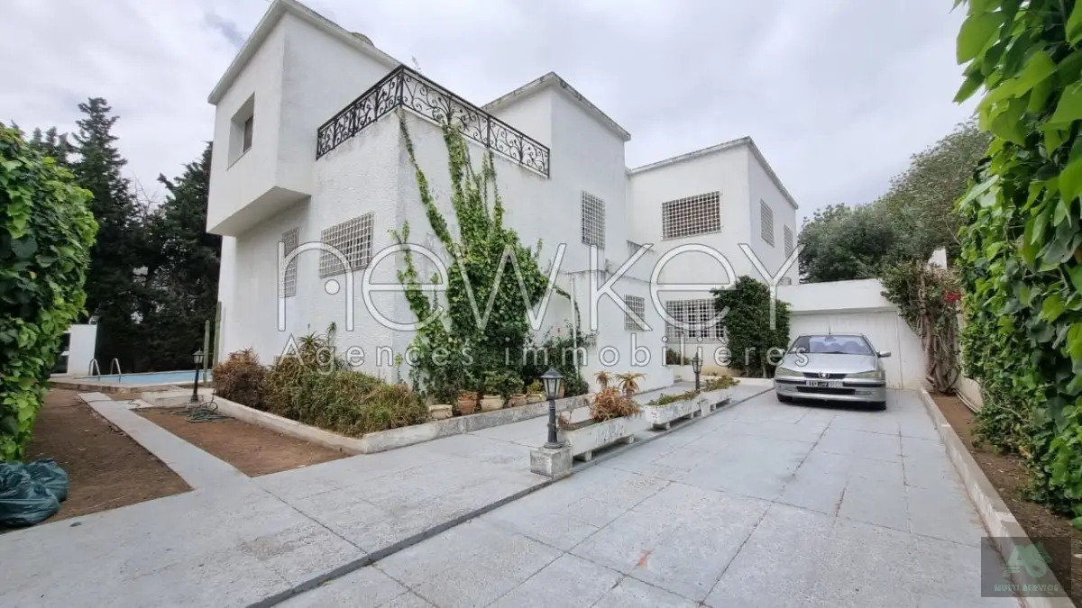 A vendre villa au coeur de la marsa