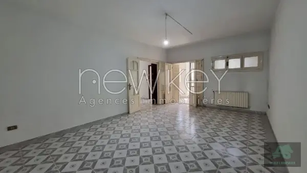 A vendre un appartement s+3 à la Marsa