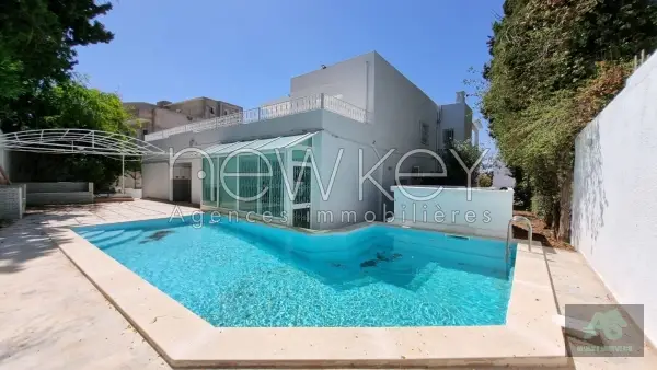 Magnifique villa S 5 à Gammarth