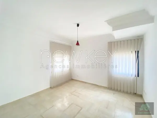 Bureau de 25m² à louer aux Berges du Lac 2