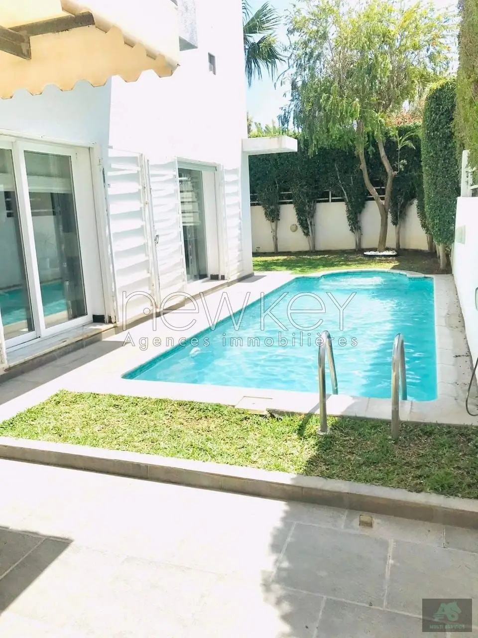 villa s+5 avec piscine