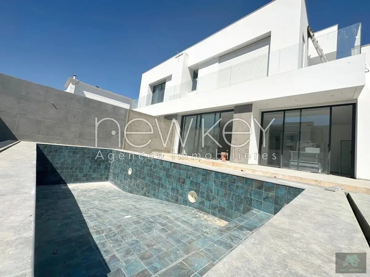 Villa neuve avec piscine à louer au Lac 2