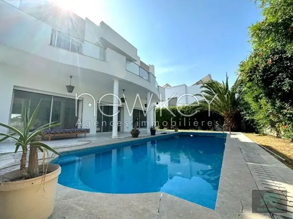 Villa S4 avec piscine et jardin à louer au Lac 2