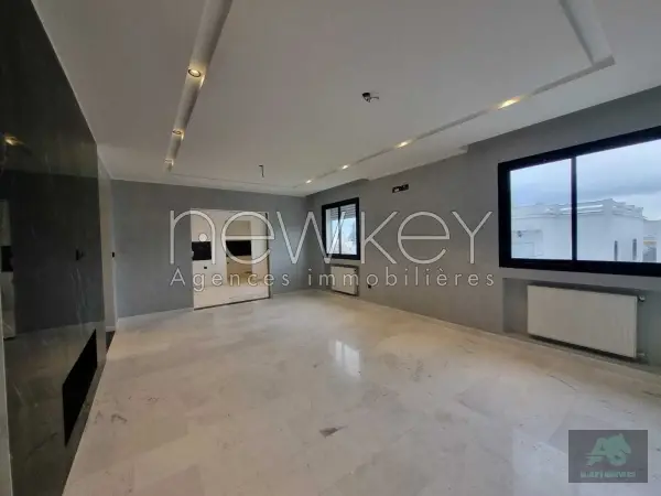 Magnifique duplex S+3 à vendre à la Marsa