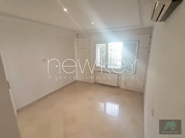Etage de villa S4 à louer aux Berges de Lac 2