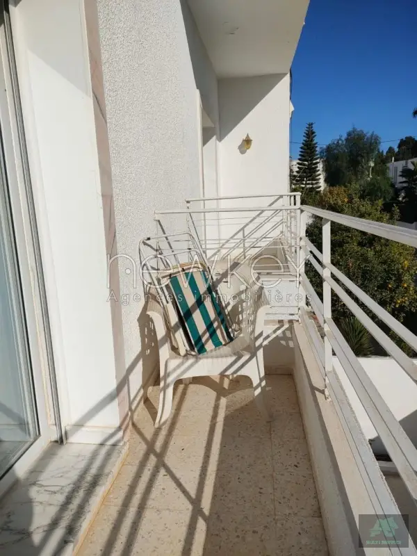 Un étage de villa indépendant vide ou meublé