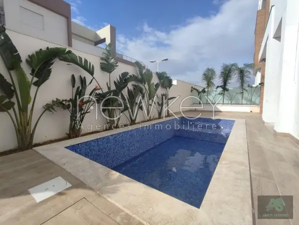 Un Superbe Duplex S+4 direct promoteur à La Soukra